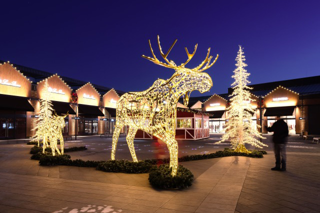 クリスマスを感じる大型モチーフ