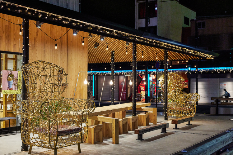 大人が2人座れるサンタチェア