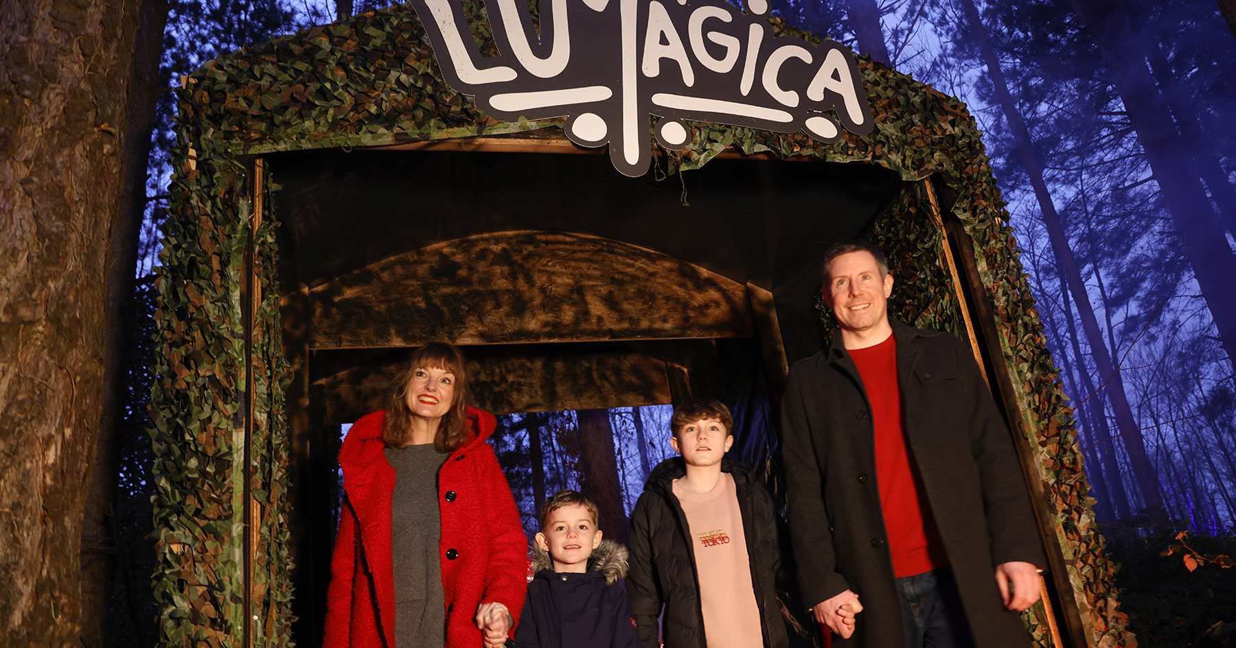 ライティング｜WORKS｜株式会社グリーンディスプレイ｜植物を用いてオフィスや商空間をグリーン溢れる空間にデザイン 吊り下げ可能な魔女、ライトアップアイズ サウンドアクティベーション 屋外装飾、等身大ハング可能なおしゃべり魔女 裏庭 パーティー カ