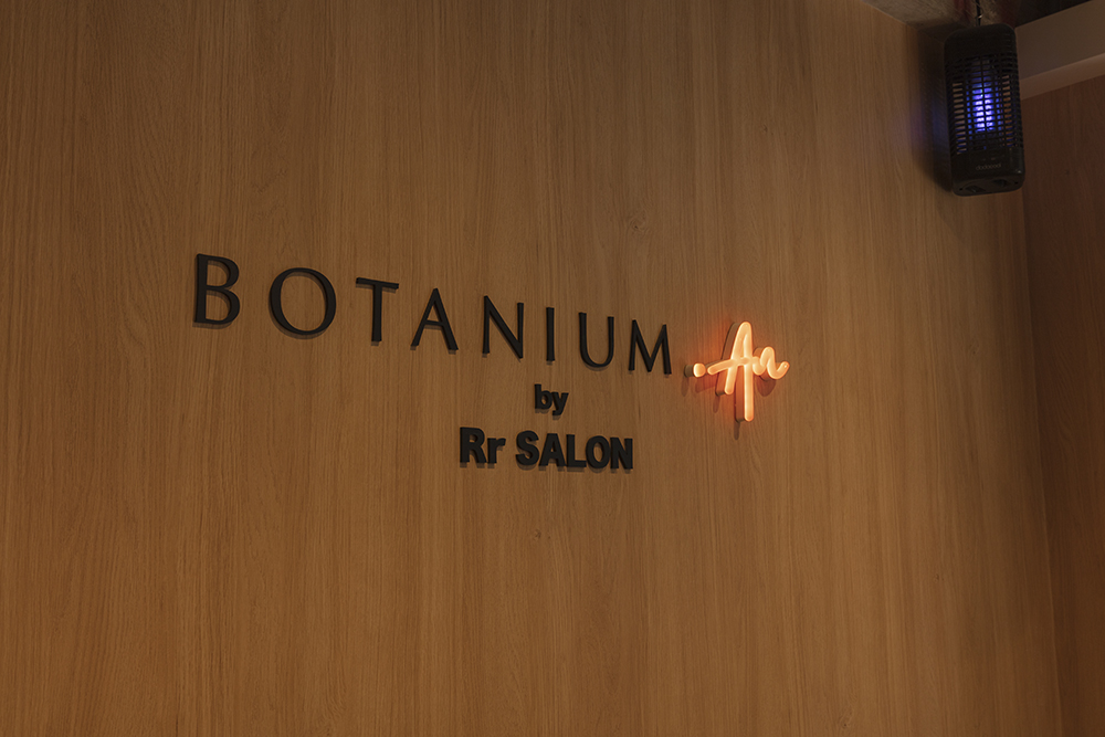 BOTANIUM.AnさまのDIGITEC SIGN NEO NEON カラーのLEDサイン