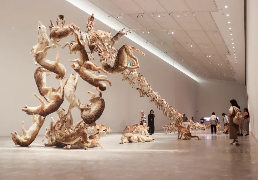 直島新美術館に展示されていた「ヘッド・オン」の作品