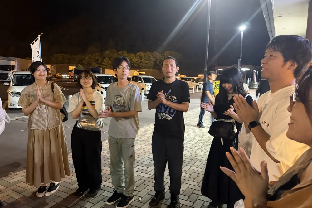 SAで最後のお別れを行っている様子