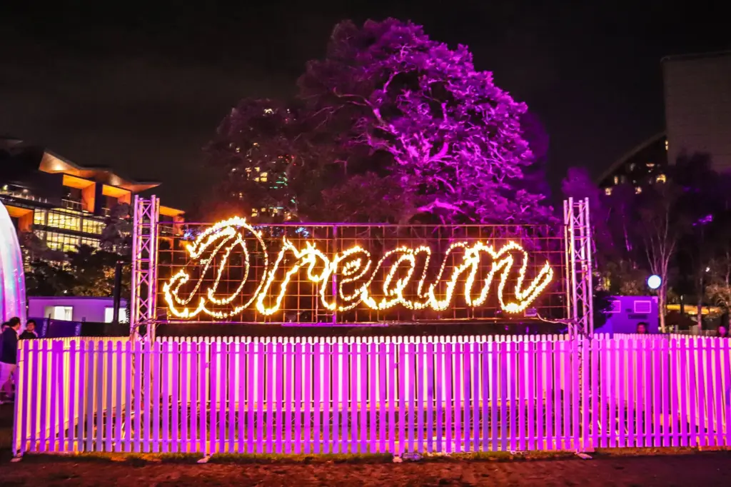 「Vivid Sydney」開催中のシドニーの街中の様子④