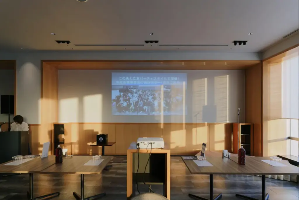 2025年度の懇親会の会場の様子①