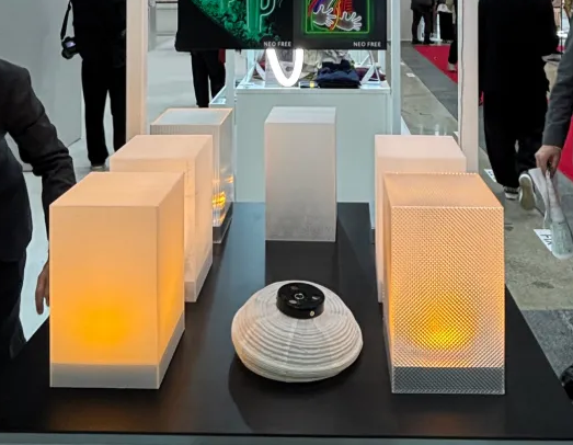 展示会で提案したLEDコアモジュールとさまざまな素材との組み合わせ①