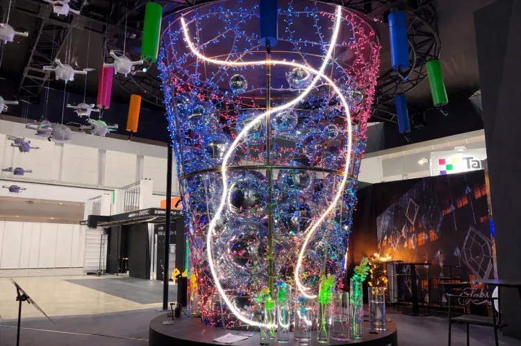 ストリングライト×ミラーボール×ライン照明の実施例