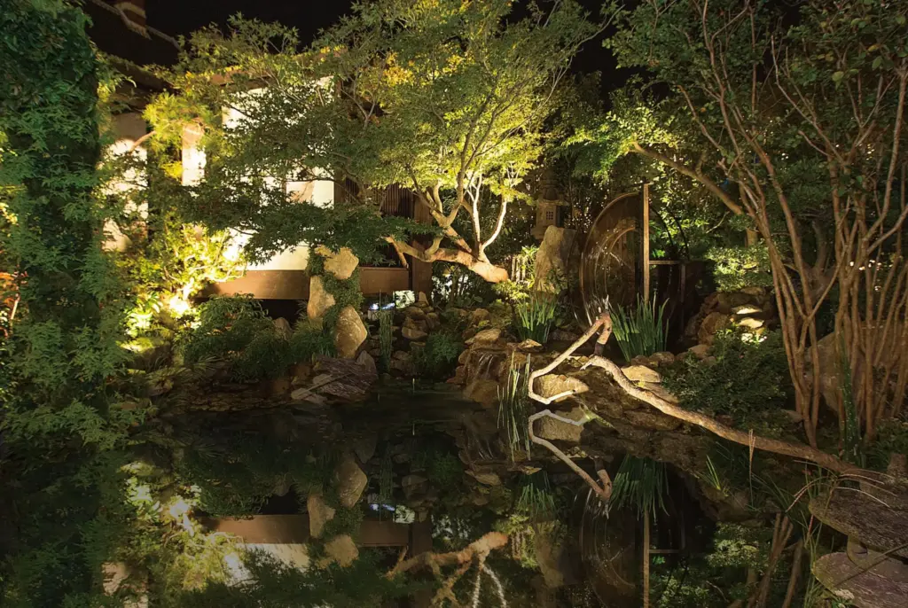 水面に景色を投影した和の空間のイメージ