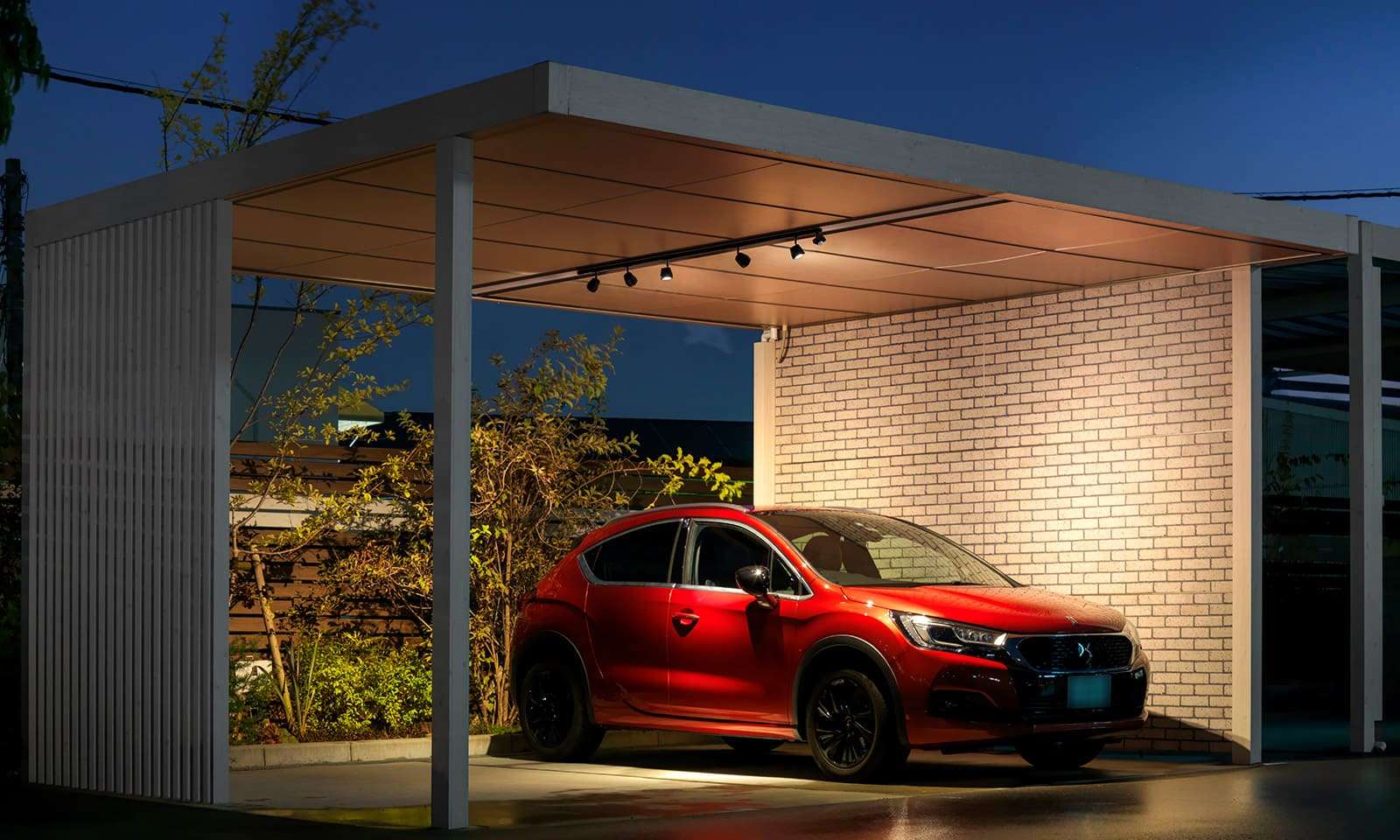 駐車場のライティング、屋外仕様のレールライト