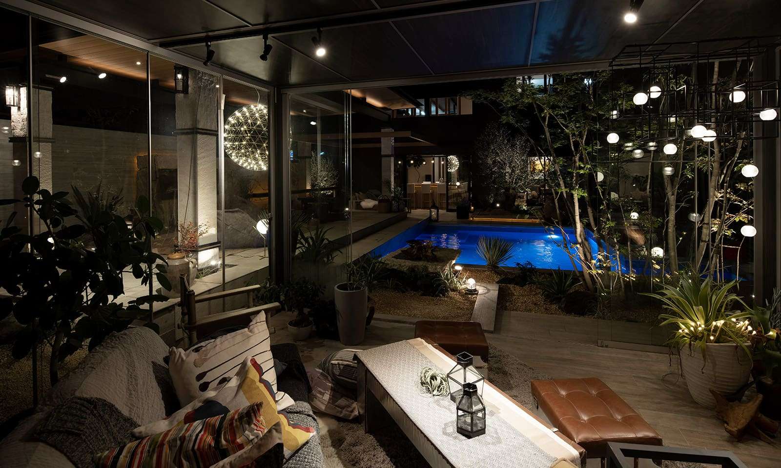 ガーデンライト、屋外仕様のレールライト