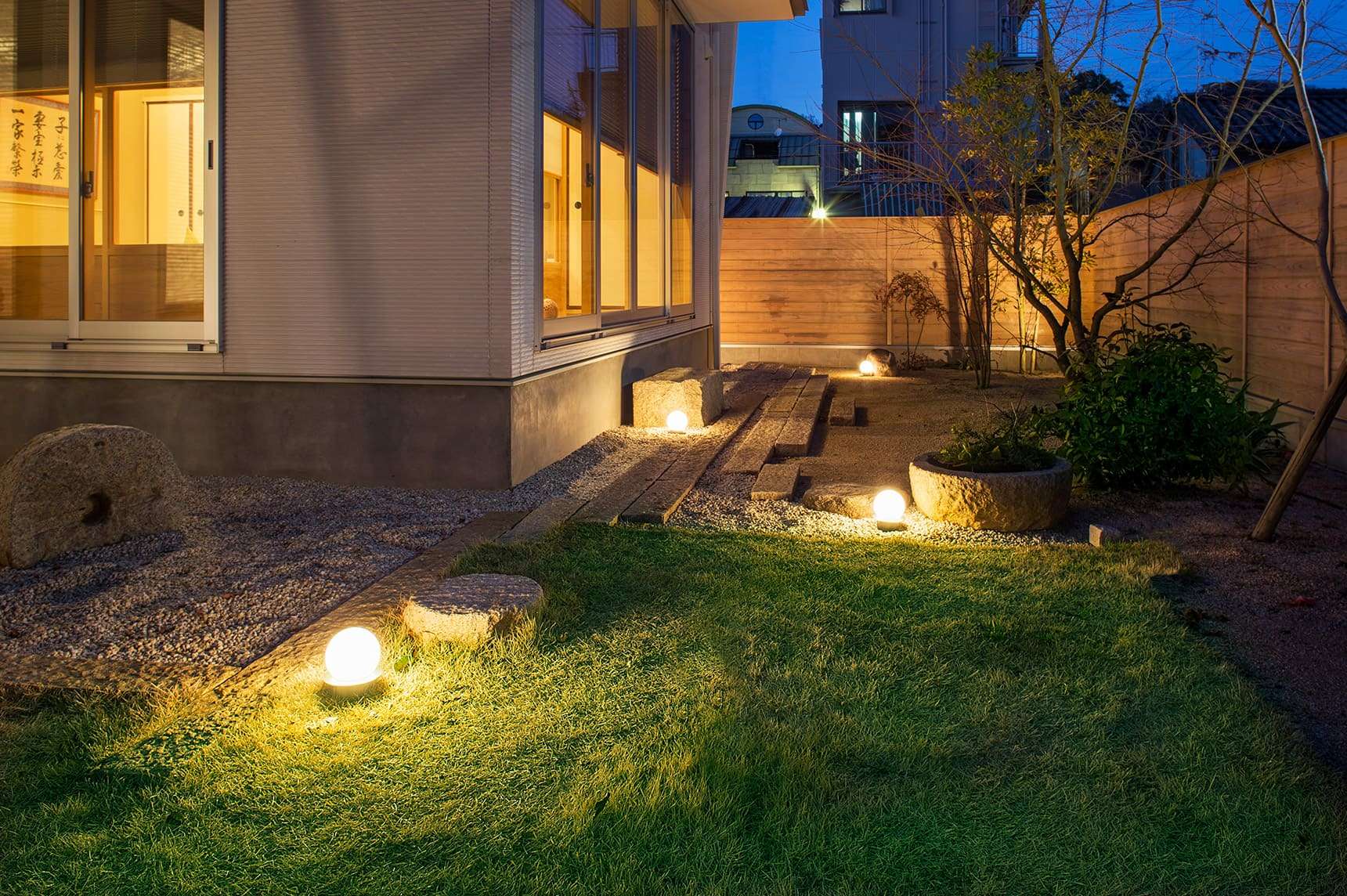 Path Stand Lights7